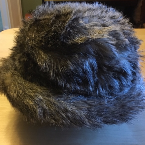 Parkhurst Accessories - Parkhurst Raccoon Fur Look Tundra Hat